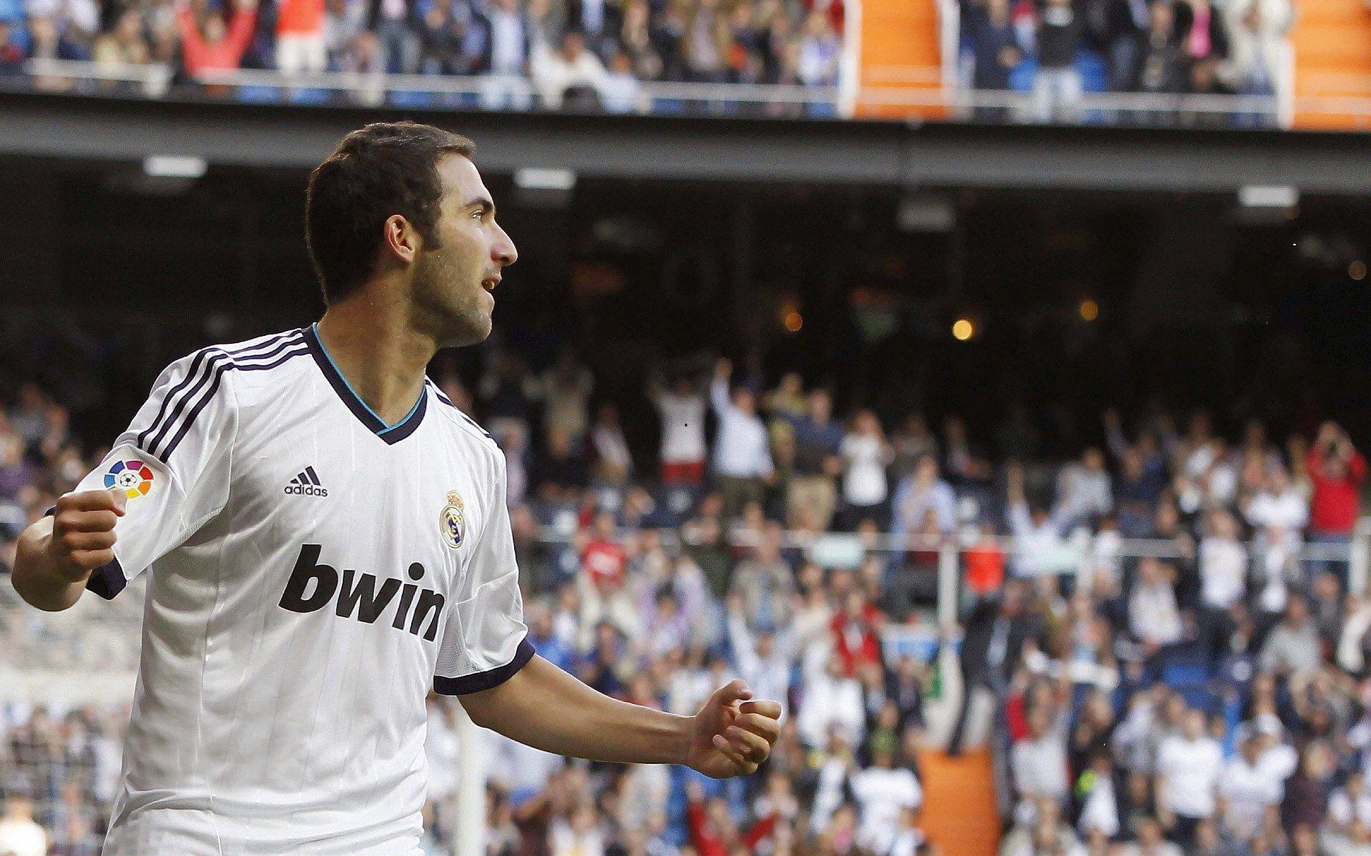 马德里竞技倒车战术击溃曼联，豪华后视镜体系成欧冠关键